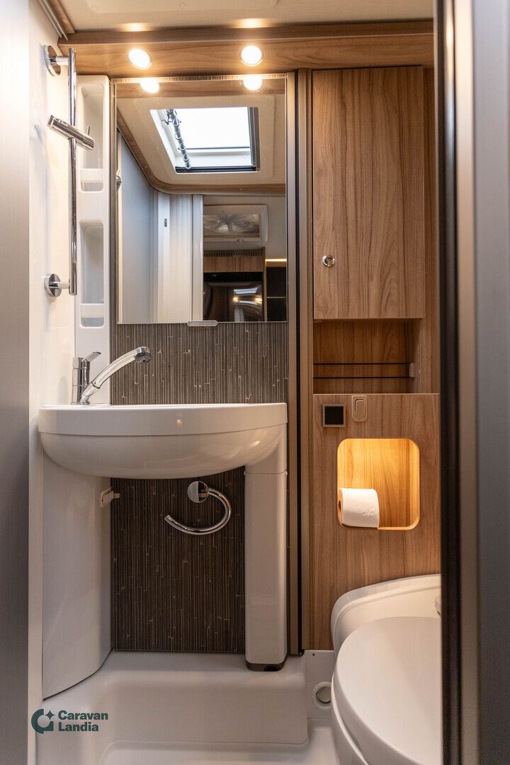 Hymer MLT 570 CrossOver 416 CDI ** TRUMA-SÄHKÖPATRUUNA, ERILLISVUOTEET, NELIVETO, AUTOMAATTI, AURINKOPANEELI **, kuva 17