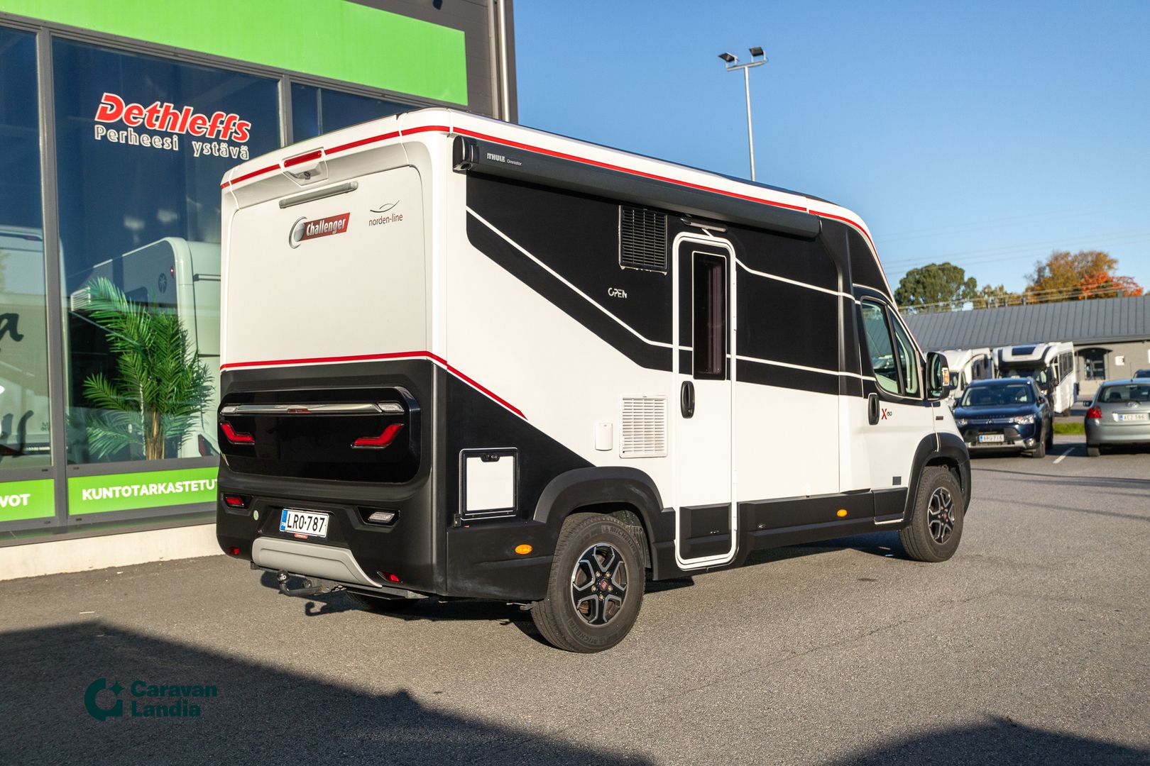 Challenger X 150 Open Edition 2.2 Mjet 160hv aut ** DIESEL-KESKUSLÄMMITYS, SÄHKÖ-HUBBET, AURINKOPANEELI, MARKIISI **, kuva 3