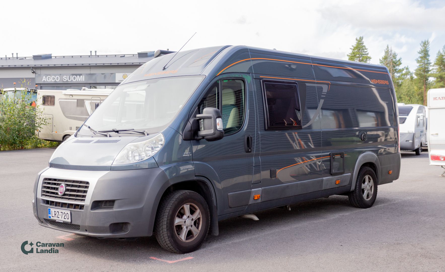 Weinsberg CaraBus 631 ME 130hv **JUURI HUOLLETTU, ERILLISVUOTEET, TRUMA, VETOKOUKKU**, kuva 5