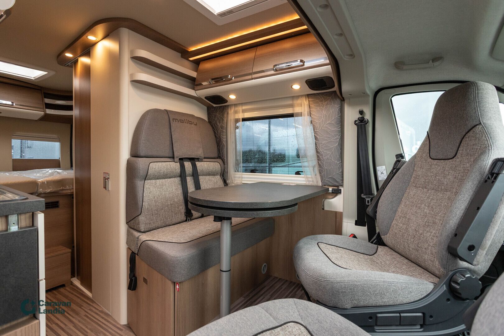 Carthago Malibu Van 600 140hv **VÄHÄN AJETTU, TRUMA, TODELLA NÄYTTÄVÄ, ERIKOISVANTEET**, kuva 10