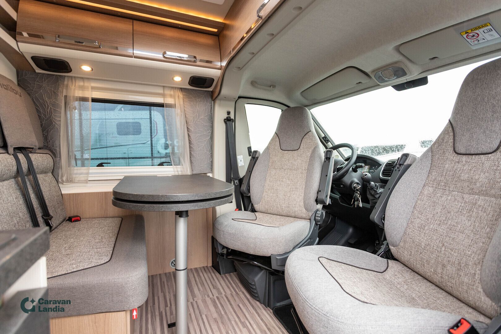 Carthago Malibu Van 600 140hv **VÄHÄN AJETTU, TRUMA, TODELLA NÄYTTÄVÄ, ERIKOISVANTEET**, kuva 9