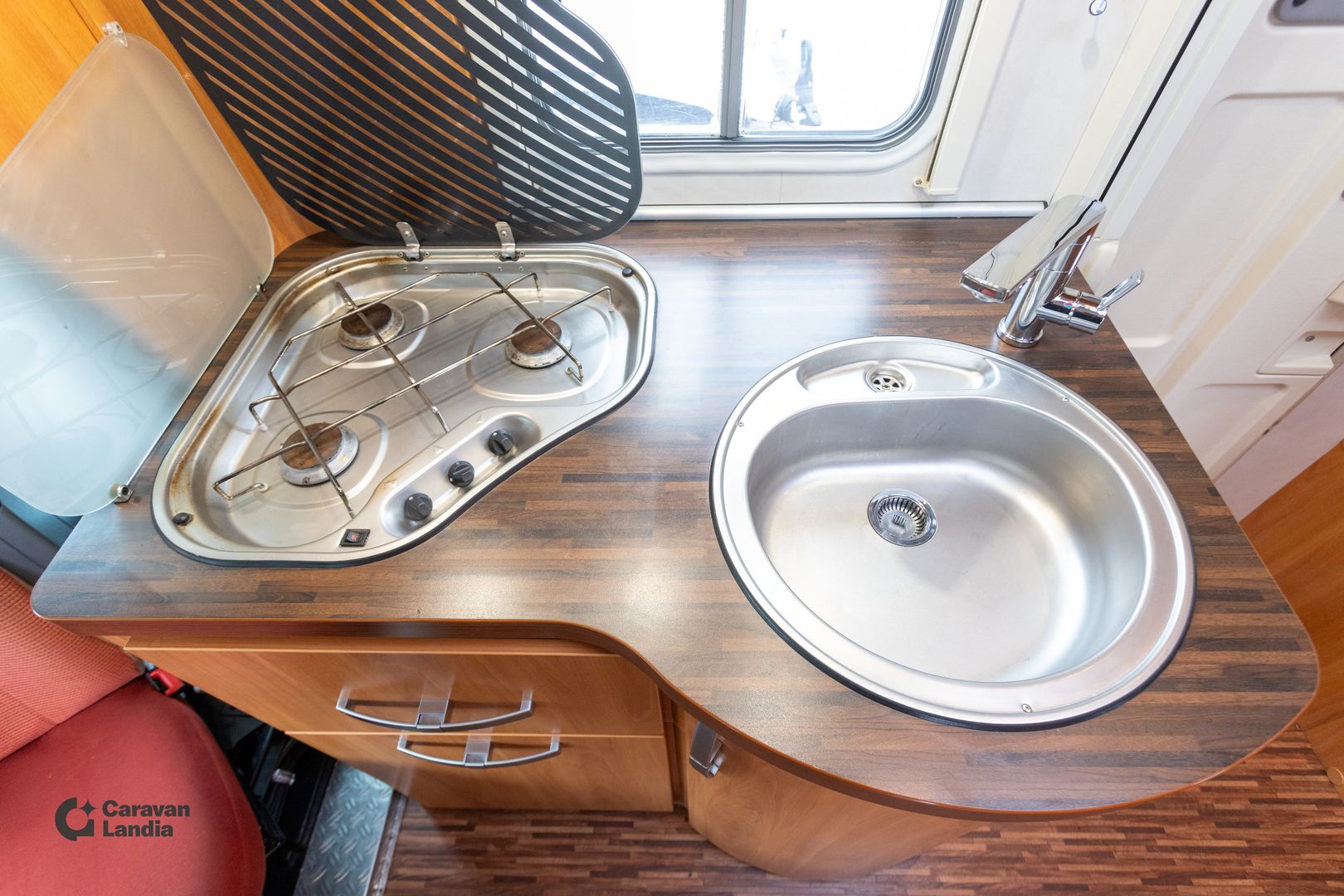 Hymer Tramp 552 CL 140hv **2xILMASTOINTI, PARIVUODE-PITKITTÄIN, MARKIISI, TAKATALLI**, kuva 13