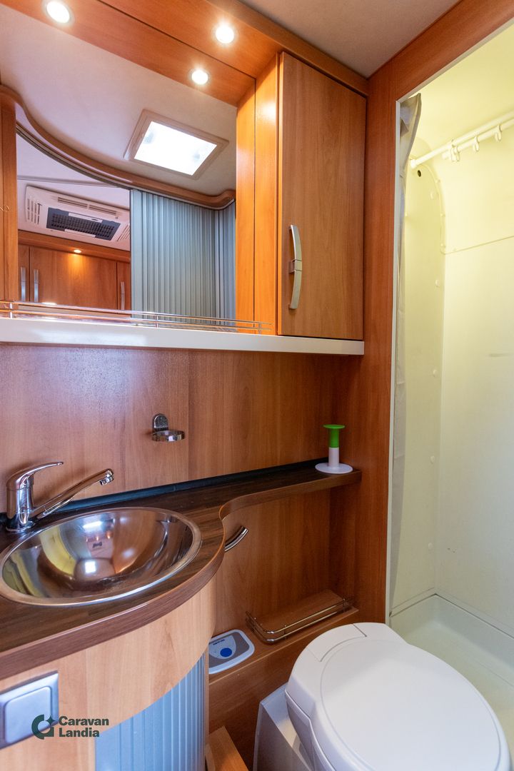 Hymer Tramp 552 CL 140hv **2xILMASTOINTI, PARIVUODE-PITKITTÄIN, MARKIISI, TAKATALLI**, kuva 15