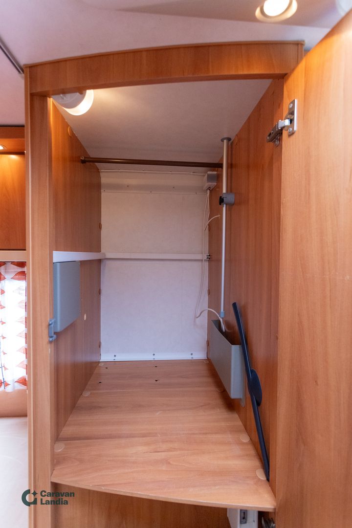Hymer Tramp 552 CL 140hv **2xILMASTOINTI, PARIVUODE-PITKITTÄIN, MARKIISI, TAKATALLI**, kuva 17