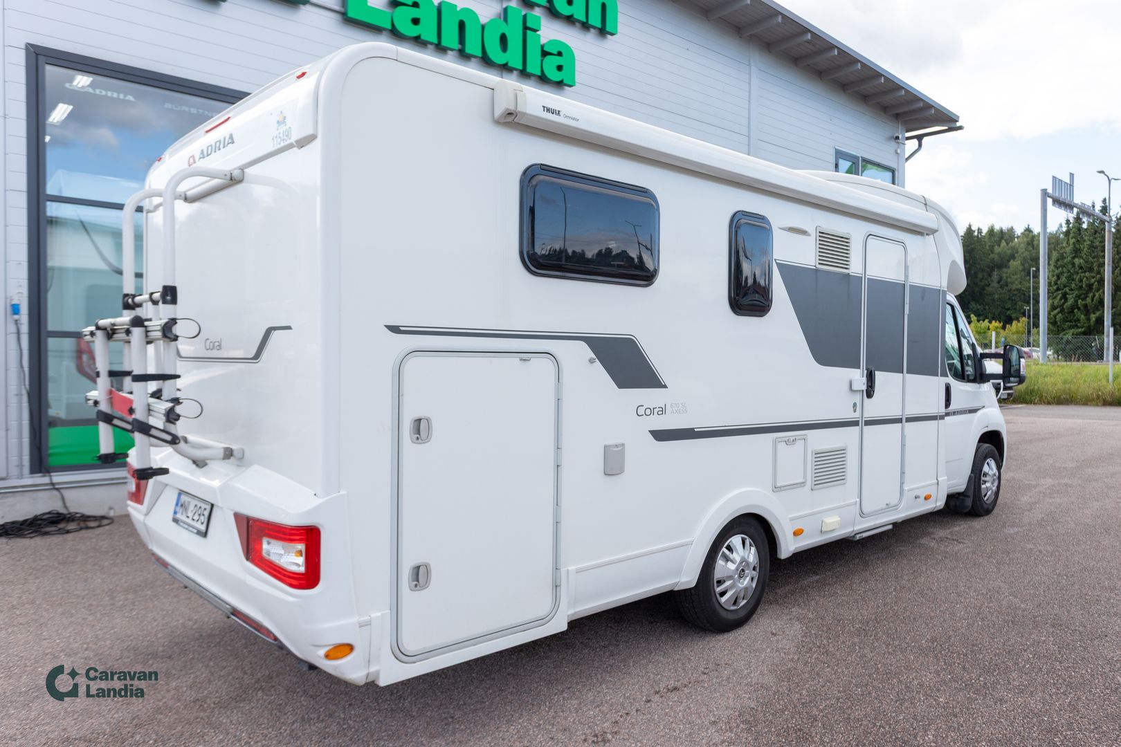 Adria Coral Axess S 670 SL 160hv **ERILLISVUOTEET, LATTIALÄMMITYS, P.KAMERA, MARKIISI**, kuva 3