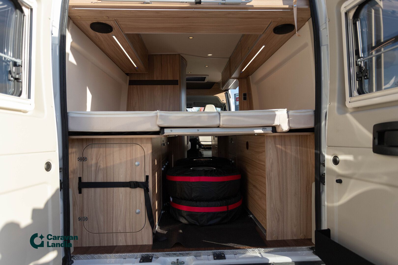 Hymer YOSEMITE 2.3 Mjet 150hv ** VETOKOUKKU, PYÖRÄTELINE, ERILLISVUOTEET **, kuva 14