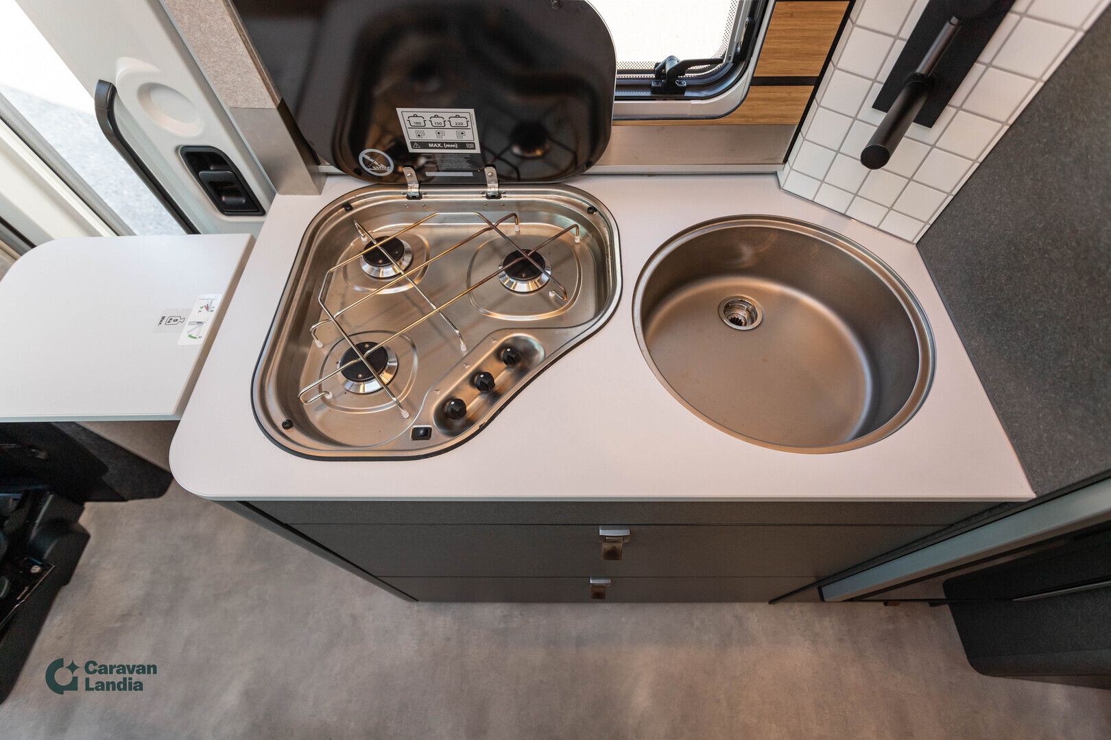 Hymer ML-T 570 Xperience 417 CDI 170hv ** DIESEL-TRUMA, ERILLISVUOTEET, AUTOMAATTI **, kuva 13