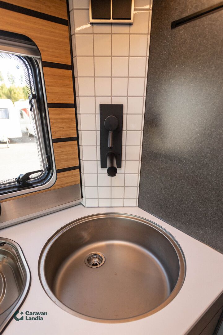 Hymer ML-T 570 Xperience 417 CDI 170hv ** DIESEL-TRUMA, ERILLISVUOTEET, AUTOMAATTI **, kuva 15