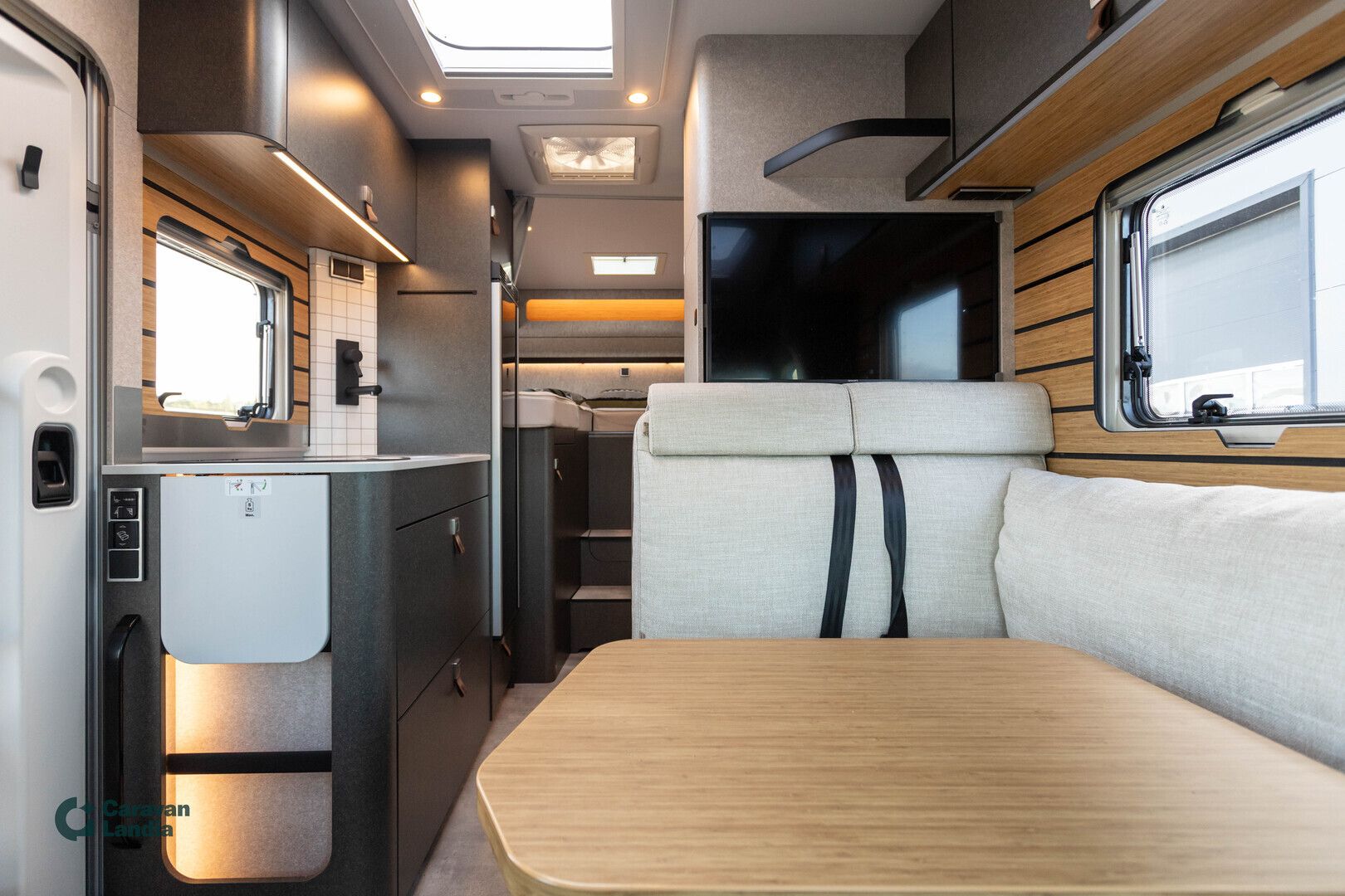 Hymer ML-T 570 Xperience 417 CDI 170hv ** DIESEL-TRUMA, ERILLISVUOTEET, AUTOMAATTI **, kuva 8