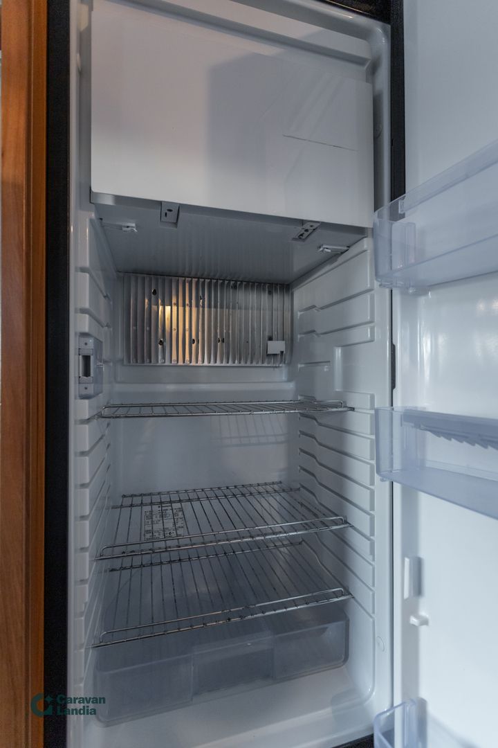 Knaus Sky Wave 700 MG 2.3 Mjet 130hv ** ALDE, SAAREKEVUODE, HUBBET-YLÄVUODE, 2X ILMASTOINTI **, kuva 14