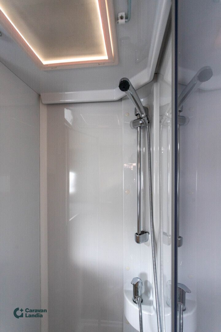 Sunlight Adventure Edition T 68 2.3 Mjet 140hv ** TRUMA-TALVIPAKETTI, ERILLISVUOTEET, LASKUVUODE **, kuva 17