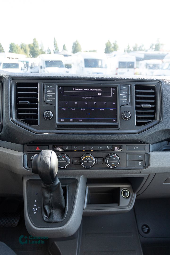 Volkswagen Grand California 2.0 TDI 180 hv ** TRUMA (KAASU/SÄHKÖ), PARIVUODE, VETOKOUKKU **, kuva 21