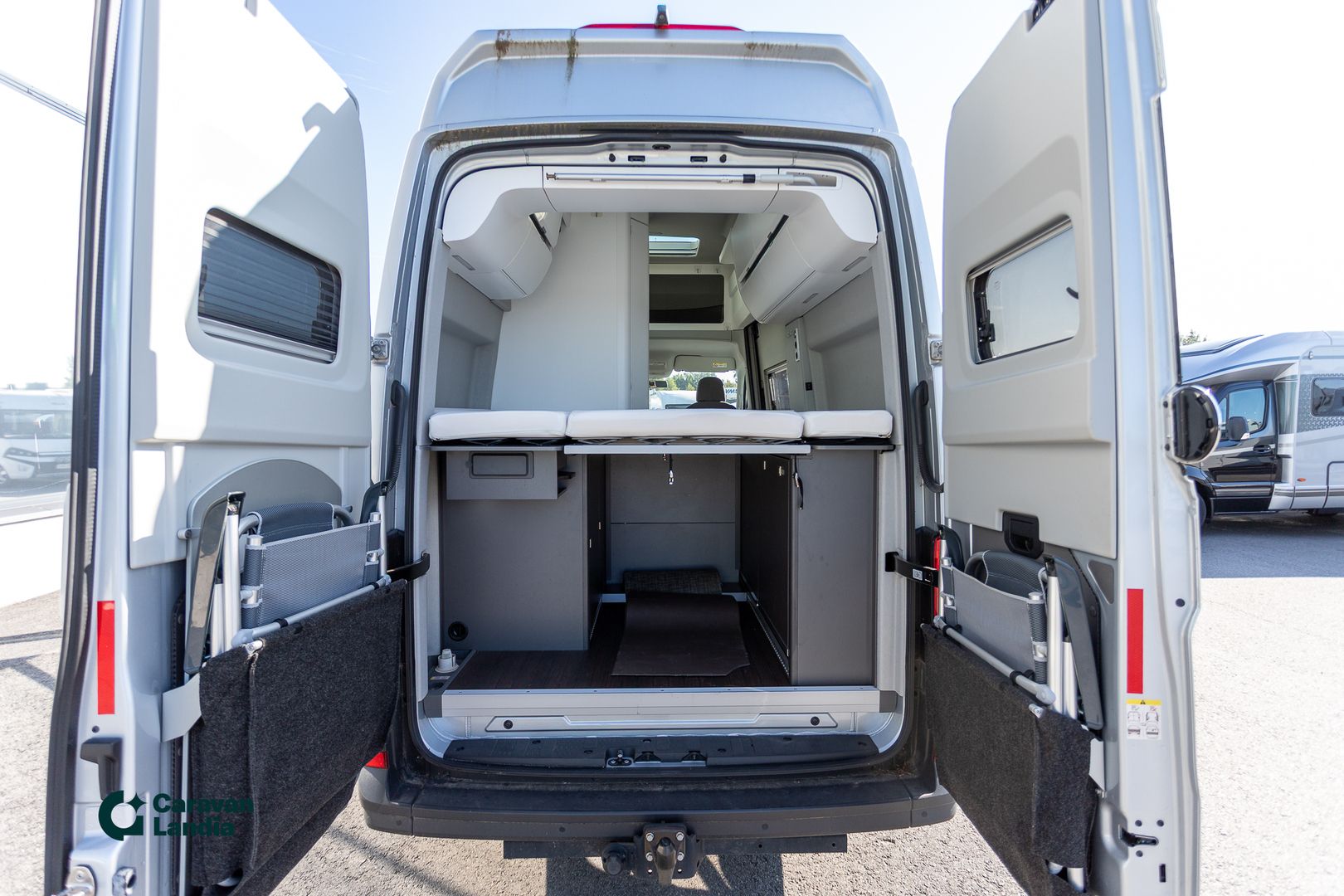 Volkswagen Grand California 2.0 TDI 180 hv ** TRUMA (KAASU/SÄHKÖ), PARIVUODE, VETOKOUKKU **, kuva 23