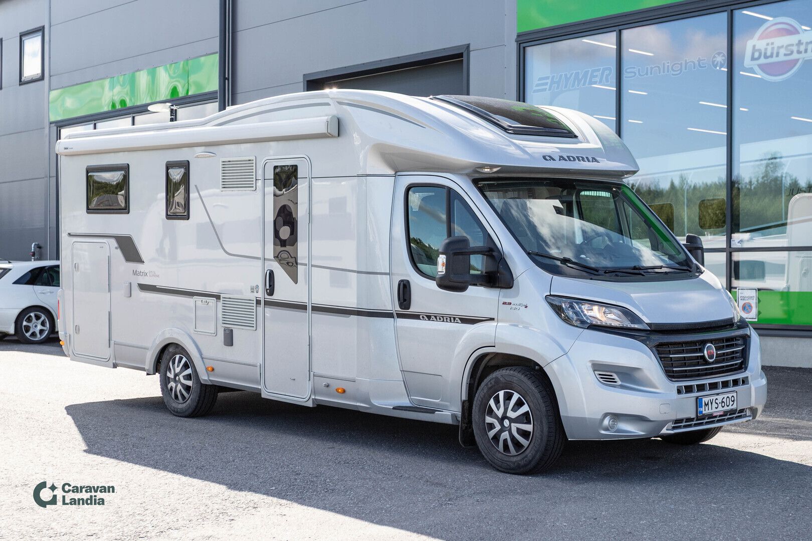 Adria Matrix M 670SL 2.3 Mjet 150hv ** ERILLISVUOTEET, ALDE, LED-PÄIVÄVALOT, HUBBET-YLÄVUODE, KAASU-UUNI **, kuva 1