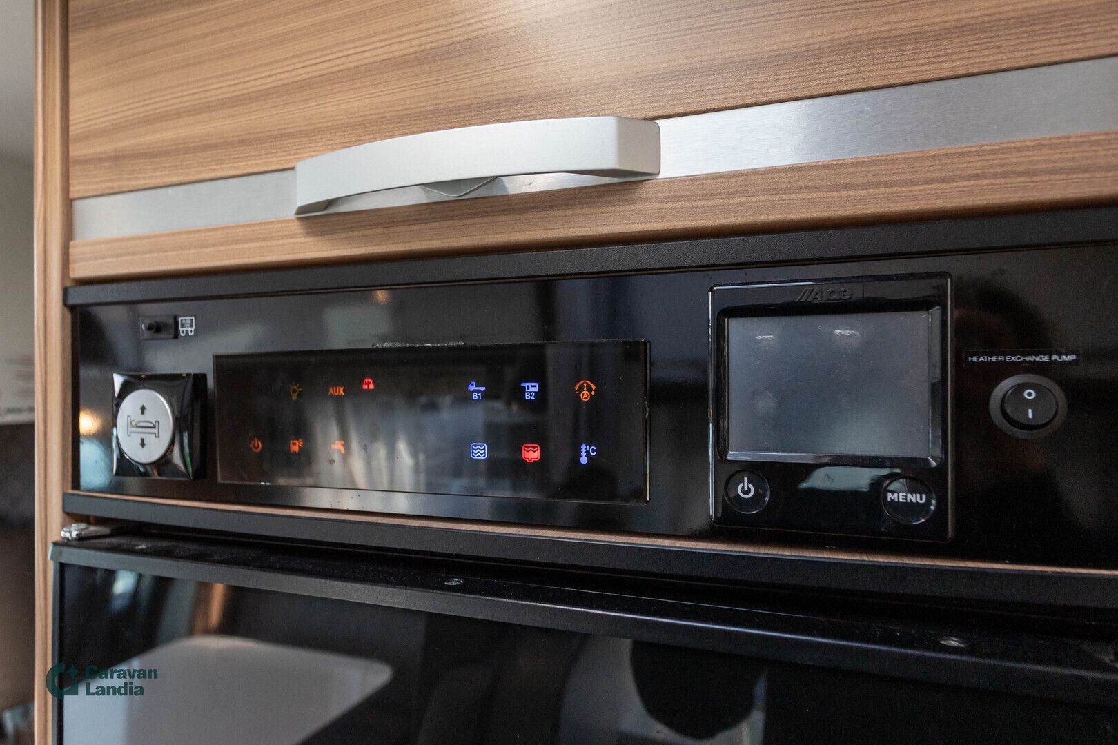 Adria Matrix M 670SL 2.3 Mjet 150hv ** ERILLISVUOTEET, ALDE, LED-PÄIVÄVALOT, HUBBET-YLÄVUODE, KAASU-UUNI **, kuva 28