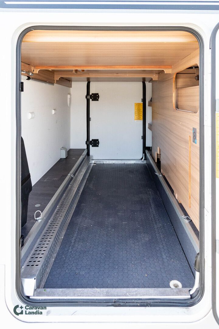 Adria Matrix M 670SL 2.3 Mjet 150hv ** ERILLISVUOTEET, ALDE, LED-PÄIVÄVALOT, HUBBET-YLÄVUODE, KAASU-UUNI **, kuva 29