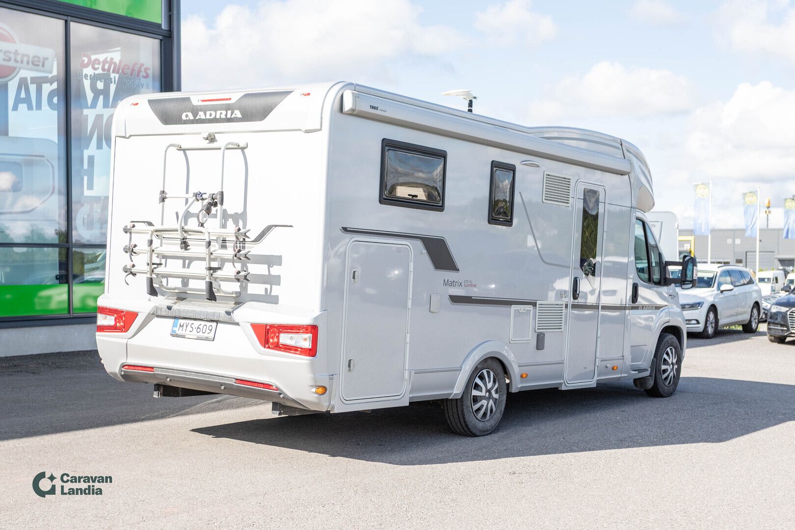 Adria Matrix M 670SL 2.3 Mjet 150hv ** ERILLISVUOTEET, ALDE, LED-PÄIVÄVALOT, HUBBET-YLÄVUODE, KAASU-UUNI **, kuva 3