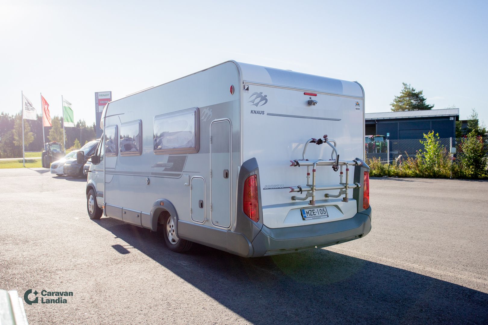 Knaus Sport Ti 700 UFB 2.5 dCI 115GV **TRUMA-SÄHKÖPATRUUNA, AURINKOPANEELI, MARKIISI **, kuva 4
