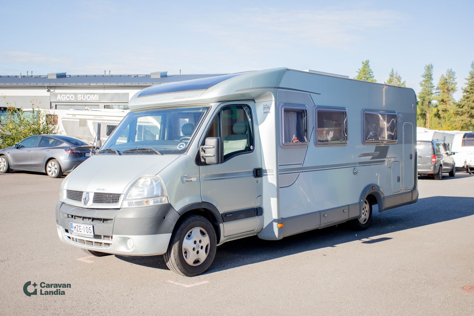 Knaus Sport Ti 700 UFB 2.5 dCI 115GV **TRUMA-SÄHKÖPATRUUNA, AURINKOPANEELI, MARKIISI **, kuva 5