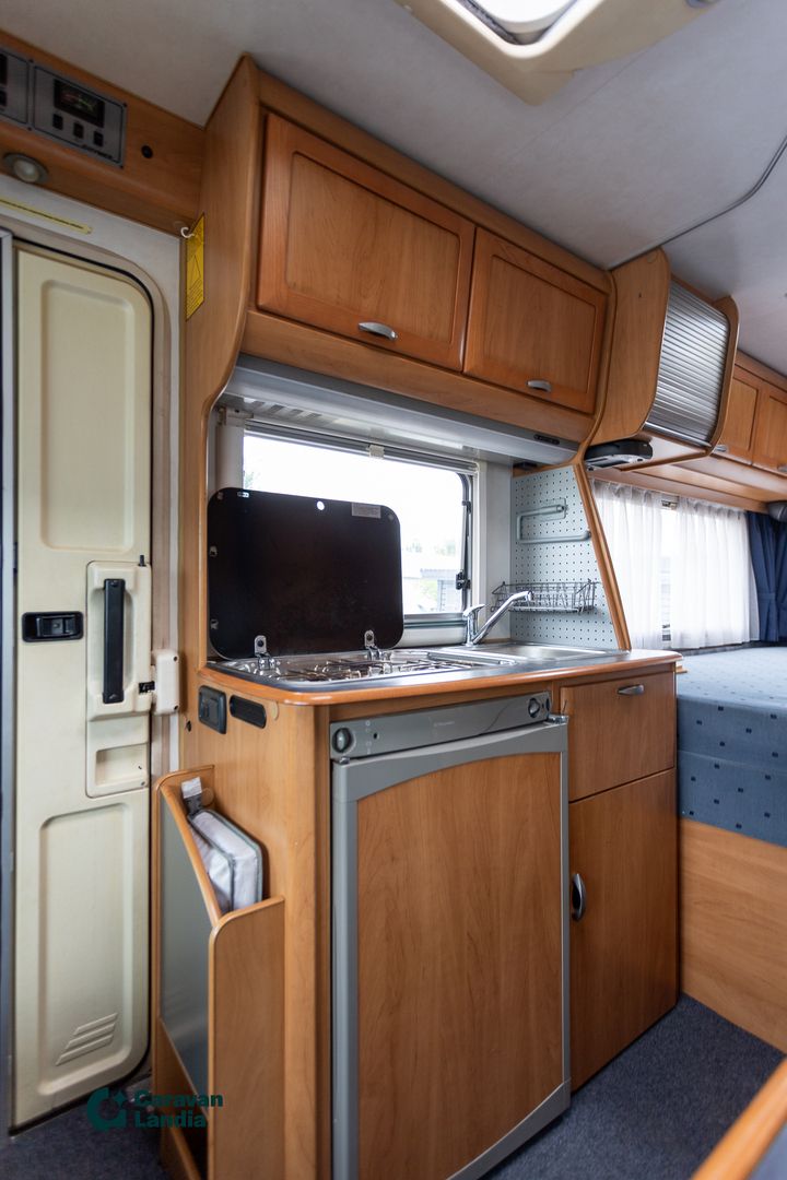 Hymer B 574 2.8 JTD 130hv ** TRUMA, HUBBET-LASKUVUODE, PP-TELINE **, kuva 10