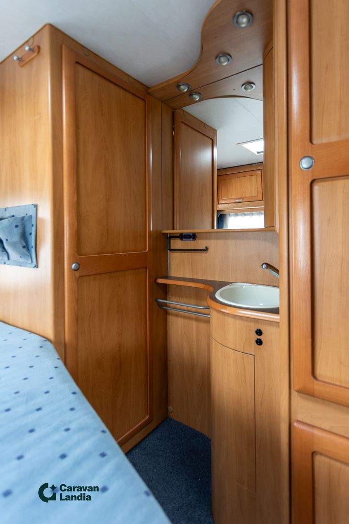 Hymer B 574 2.8 JTD 130hv ** TRUMA, HUBBET-LASKUVUODE, PP-TELINE **, kuva 15