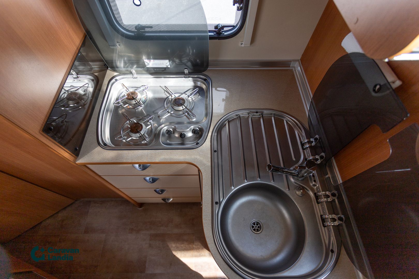 Burstner Nexxo T 660 2.3 Mjet 130hv ** WEBASTO, TRUMA TALVIPAKETTI, PITKITTÄINEN PARIVUODE **, kuva 11