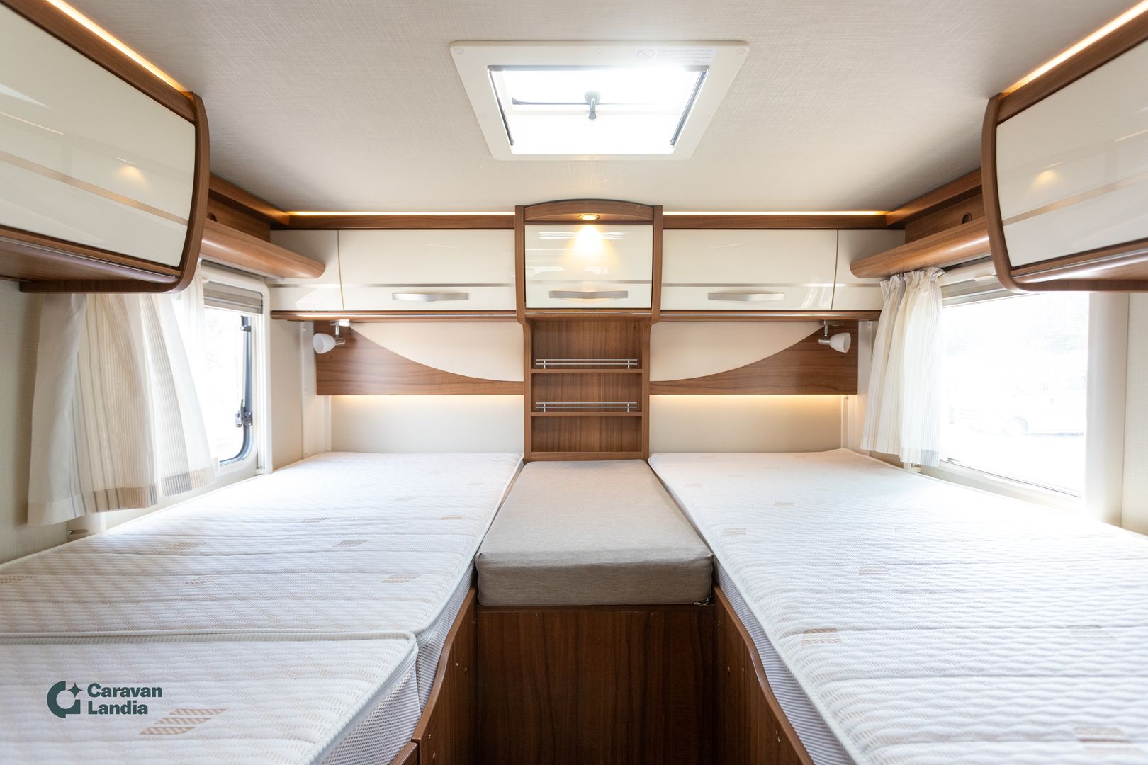 Hymer ML-T 580 316 CDI RWD 163hv **TAKAVETO, 2xAURINKOPANEELI, ERILLISVUOTEET, MARKIISI, 3xHUPIAKKU**, kuva 18