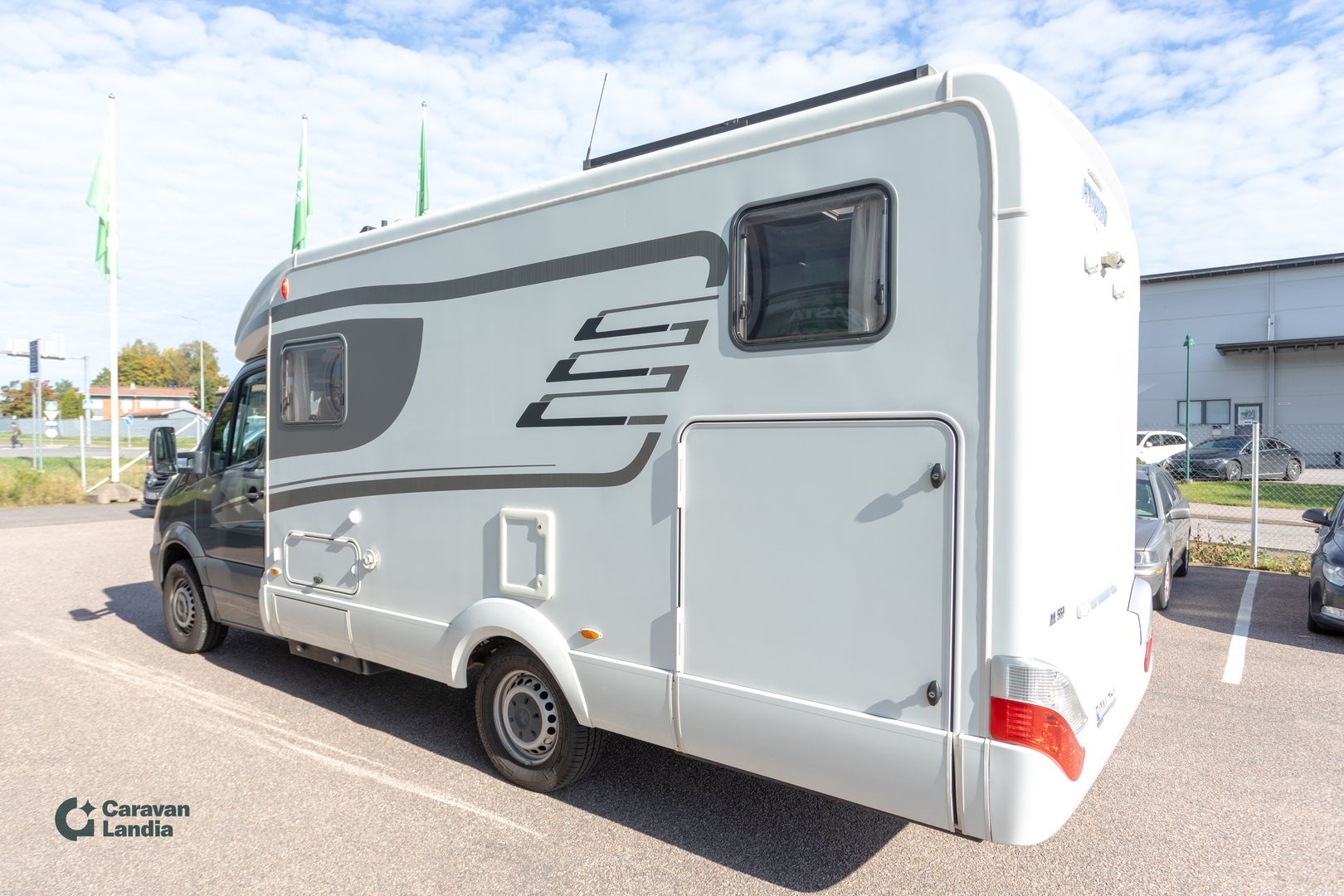 Hymer ML-T 580 316 CDI RWD 163hv **TAKAVETO, 2xAURINKOPANEELI, ERILLISVUOTEET, MARKIISI, 3xHUPIAKKU**, kuva 4