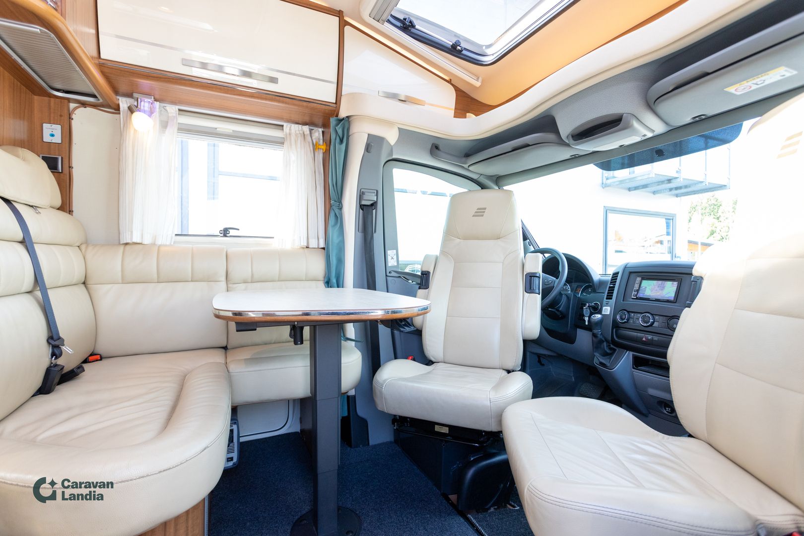 Hymer ML-T 580 316 CDI RWD 163hv **TAKAVETO, 2xAURINKOPANEELI, ERILLISVUOTEET, MARKIISI, 3xHUPIAKKU**, kuva 9