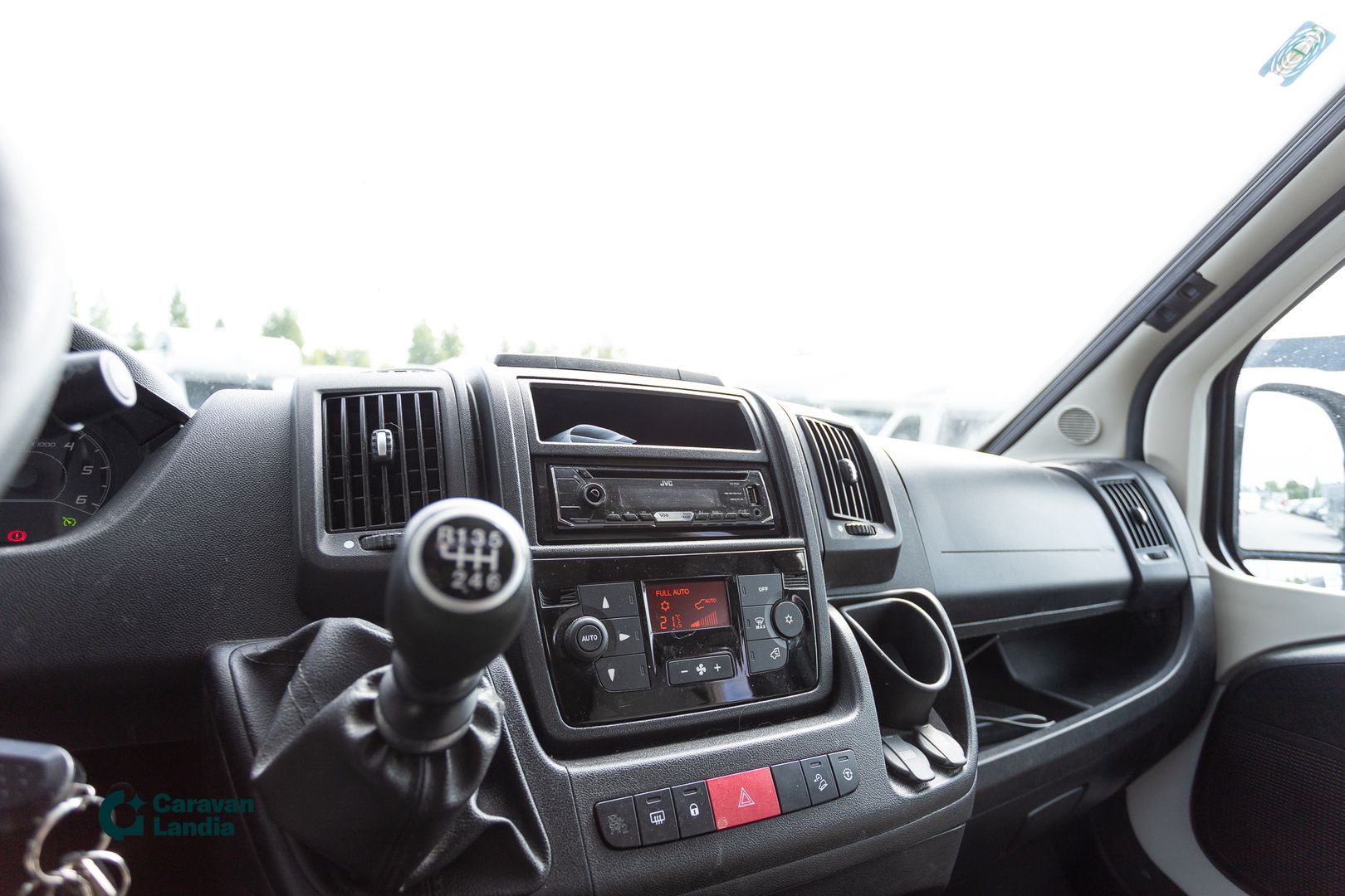 Lmc T612 Cruiser Comfort 2.3 Mjet 150hv **ALDE(KAASU/SÄHKÖ), AURINKOPANEELI, HUBBET-LASKUVUODE **, kuva 24