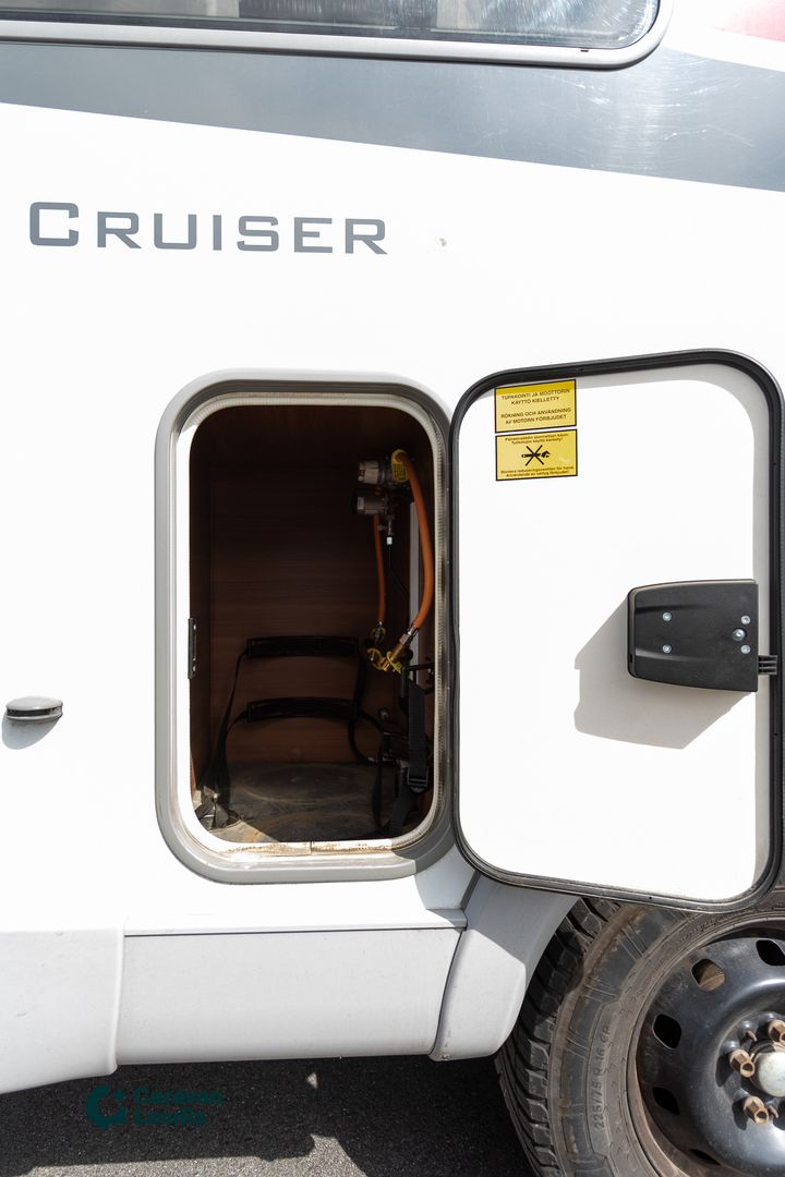 Lmc T612 Cruiser Comfort 2.3 Mjet 150hv **ALDE(KAASU/SÄHKÖ), AURINKOPANEELI, HUBBET-LASKUVUODE **, kuva 28