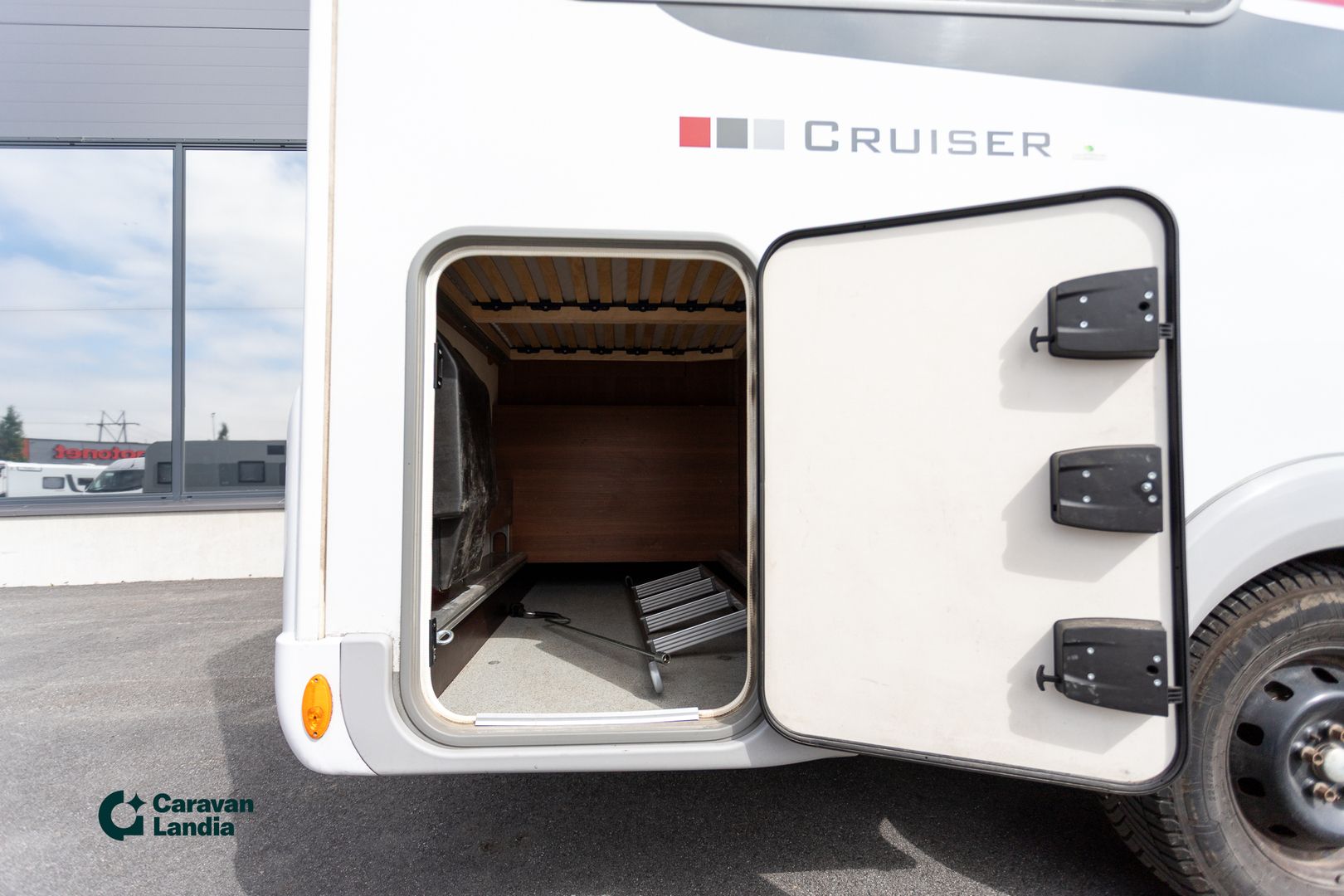 Lmc T612 Cruiser Comfort 2.3 Mjet 150hv **ALDE(KAASU/SÄHKÖ), AURINKOPANEELI, HUBBET-LASKUVUODE **, kuva 29