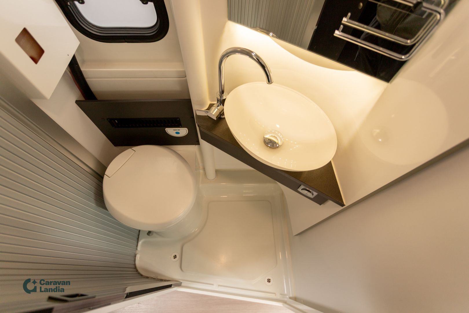 Adria Twin 640 SLB Supreme 2.3 Mjet 160hv ** AUTOMAATTI, ALDE, ERILLISVUOTEET **, kuva 15