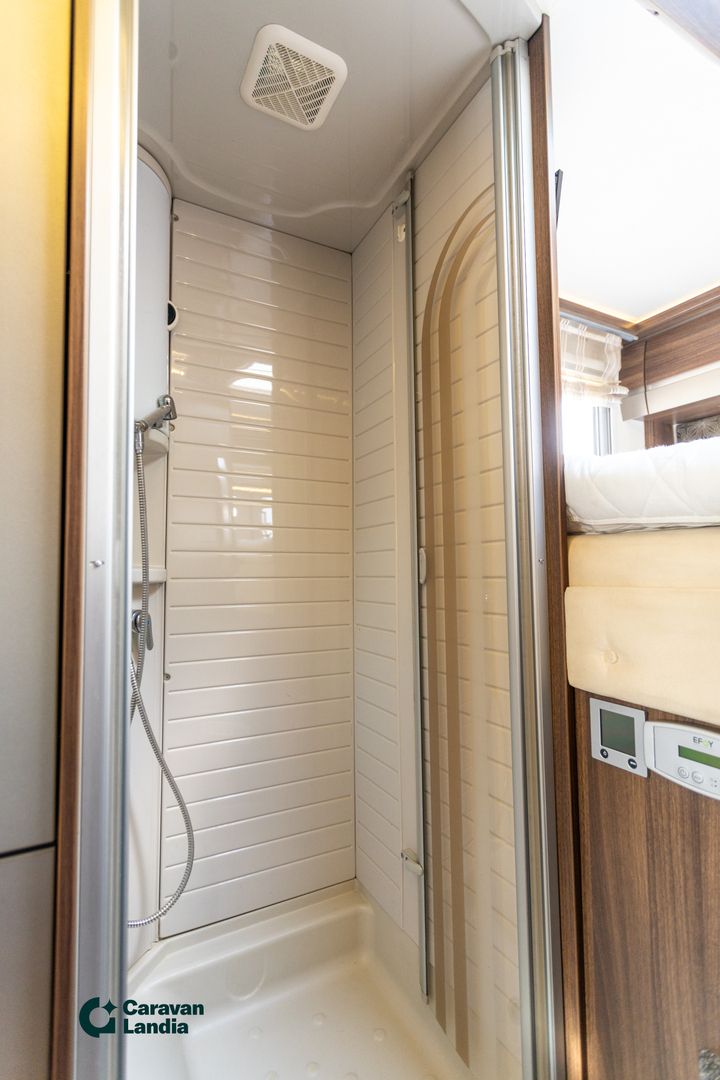 Burstner Elegance i 821 3.0 Mjet 160hv ** ALDE, AURINKOPANEELI, NAHAT **, kuva 15