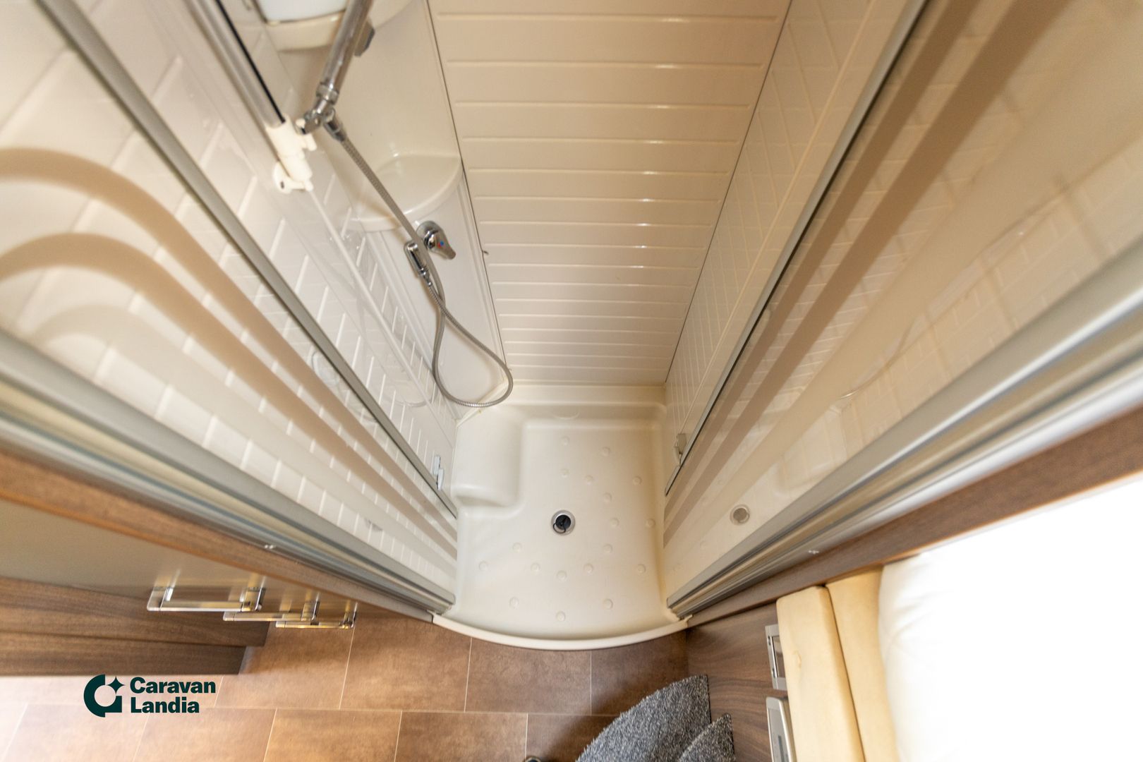 Burstner Elegance i 821 3.0 Mjet 160hv ** ALDE, AURINKOPANEELI, NAHAT **, kuva 16