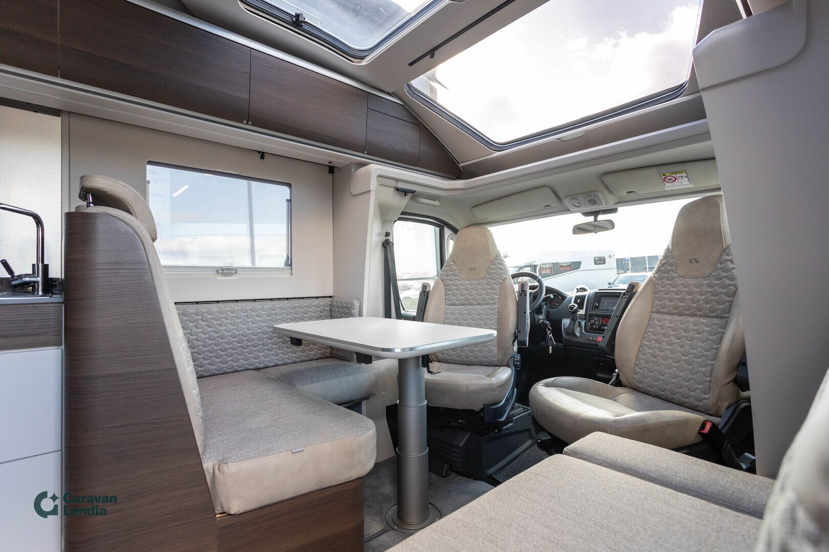 Adria Coral Supreme 670 SLT 2.3 Mjet 160hv ** ALDE, ERILLISVUOTEET, TAKA-WC **, kuva 11