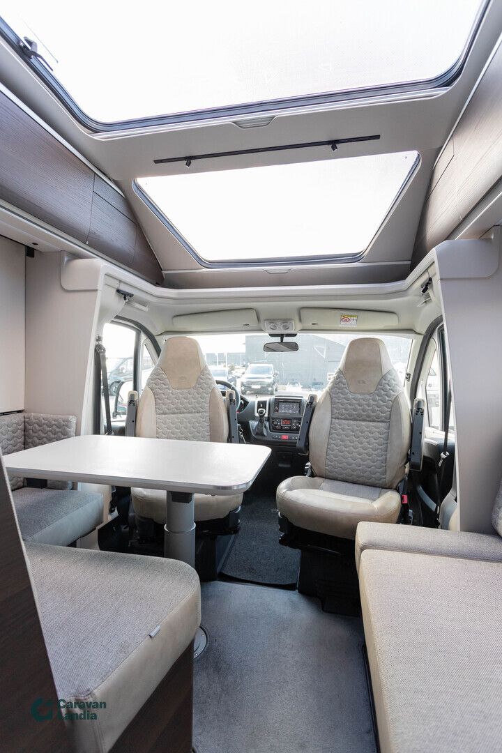 Adria Coral Supreme 670 SLT 2.3 Mjet 160hv ** ALDE, ERILLISVUOTEET, TAKA-WC **, kuva 12