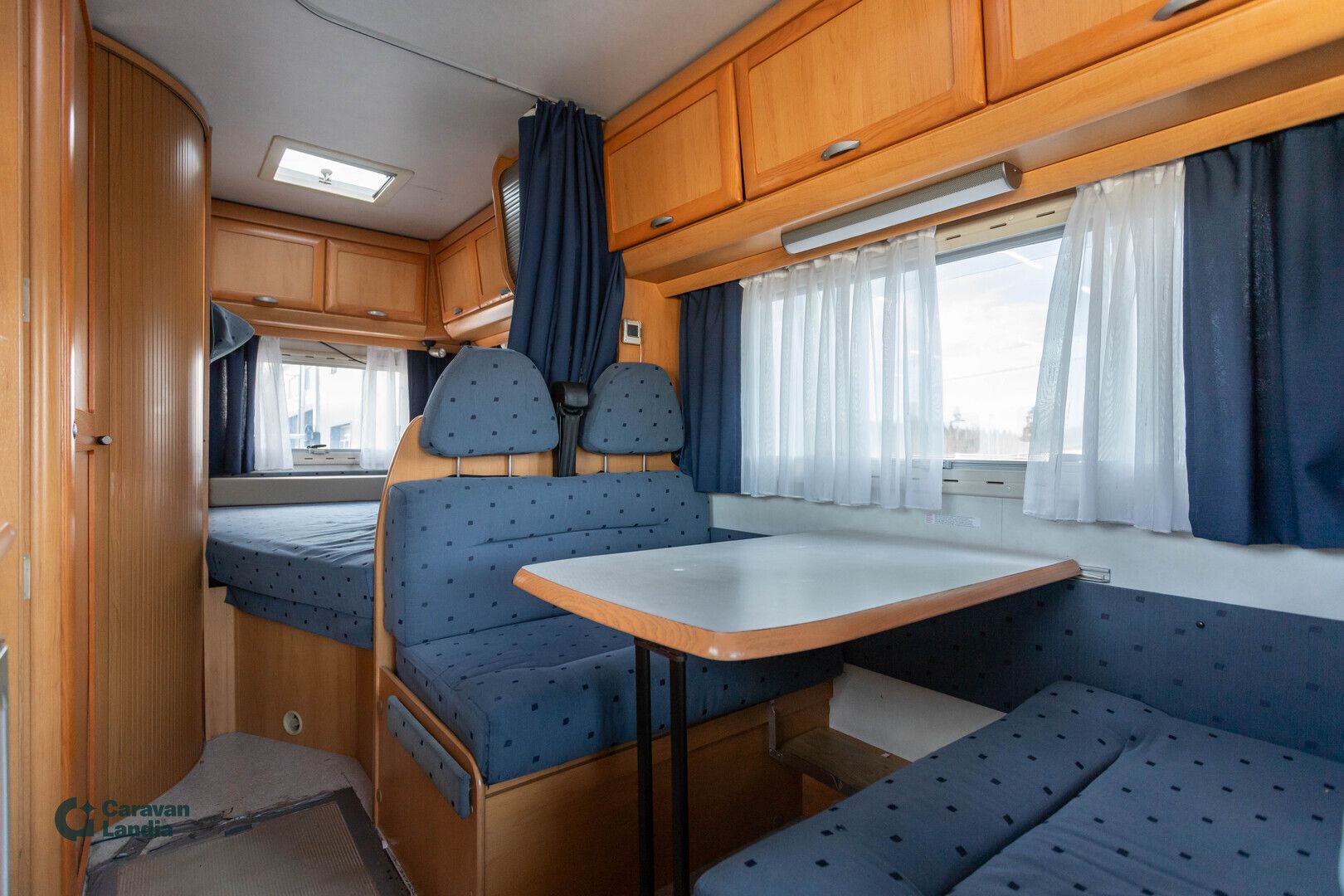 Hymer Classic 575 316 CDI 155hv ** TRUMA, PITKITTÄINEN-PARIVUODE, HUBBET-YLÄVUODE, MARKIISI **, kuva 8