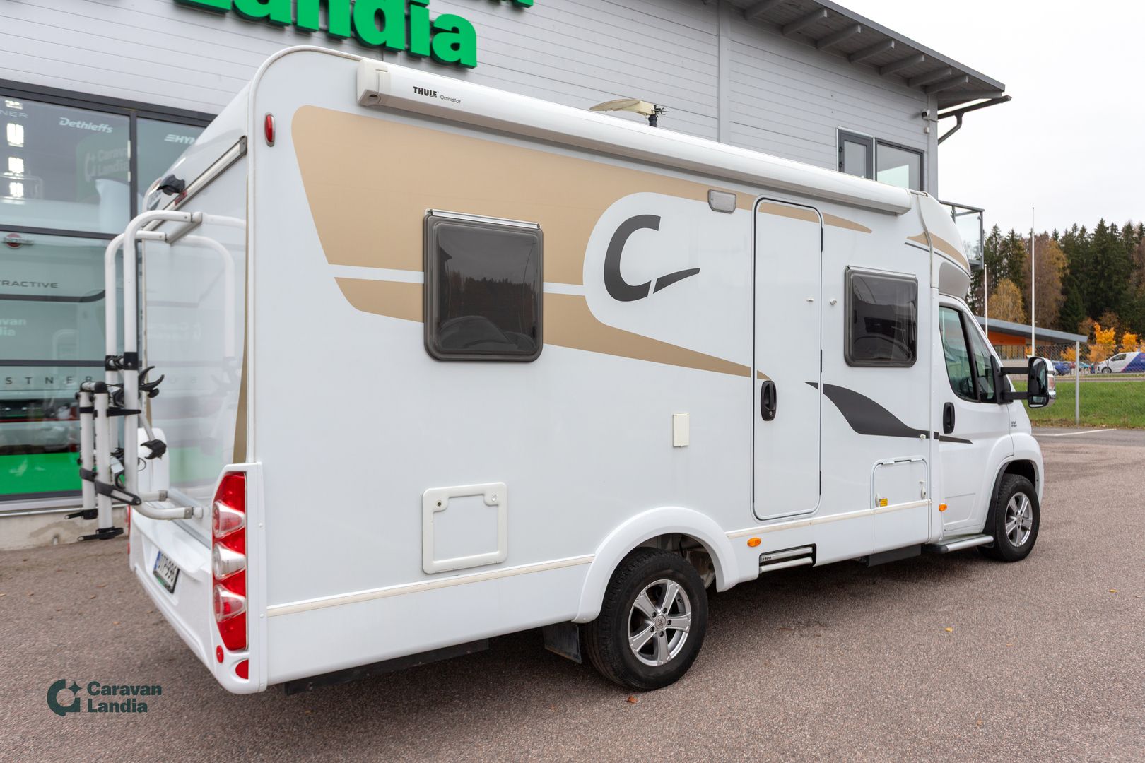 Carado T 345 2.3 Mjet 130hv ** TRUMA-SÄHKÖPATRUUNA, PITKITTÄINEN-PARIVUODE, MARKIISI **, kuva 3