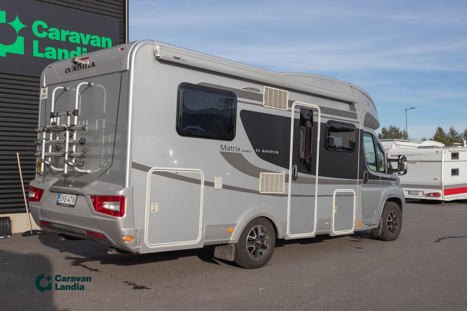 Adria Matrix M 650 SF 2.3 Mjet 130hv ** MARKIISI, TRUMA-SÄHKÖPATRUUNA, HUBBET-YLÄVUODE **, kuva 3