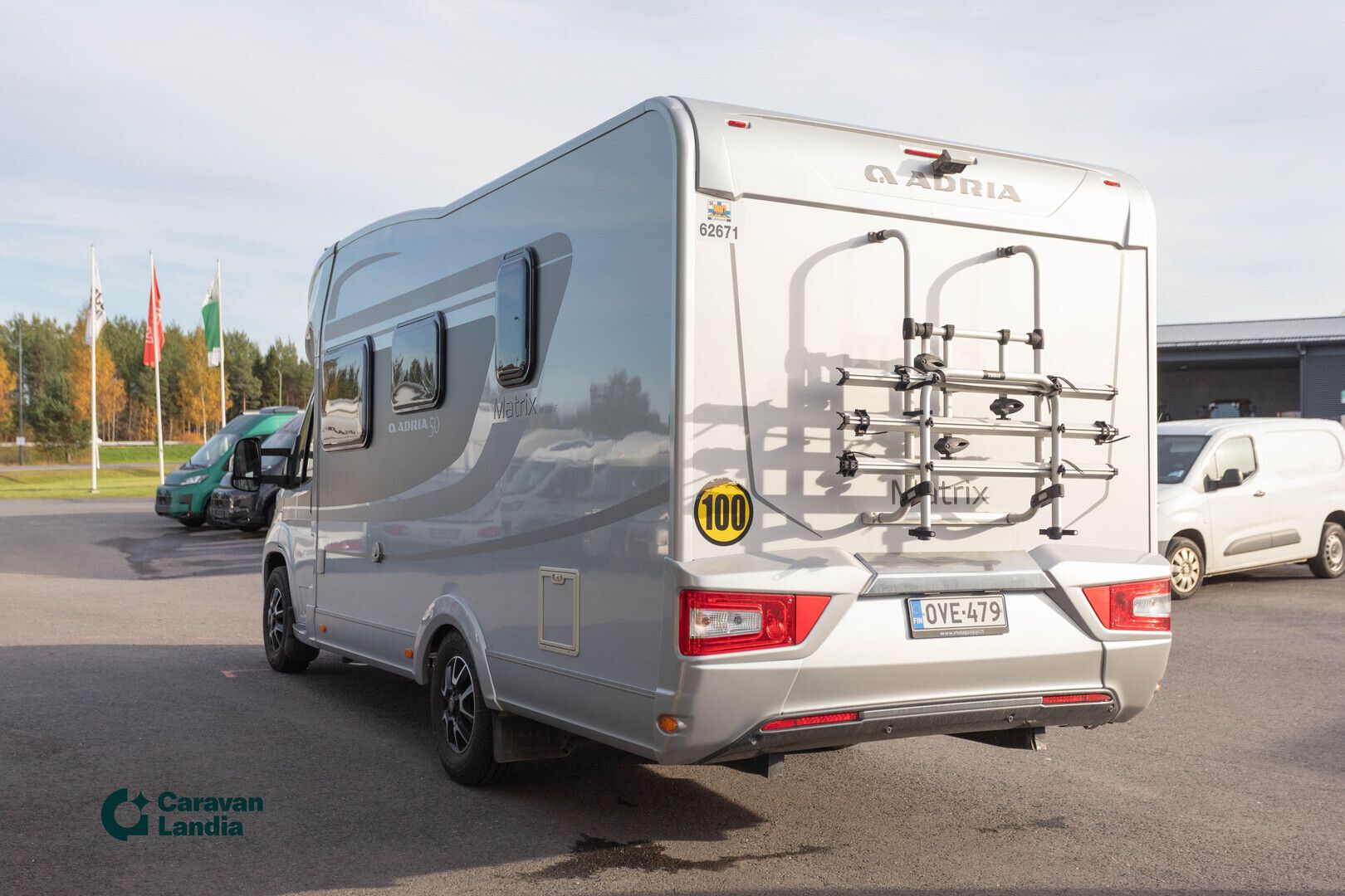 Adria Matrix M 650 SF 2.3 Mjet 130hv ** MARKIISI, TRUMA-SÄHKÖPATRUUNA, HUBBET-YLÄVUODE **, kuva 4