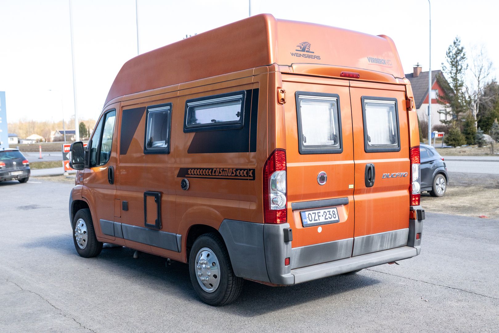 Weinsberg Cosmos 541 2.3 Mjet 120hv ** TRUMA, U-ISTUINRYHMÄ, AURINKOPANEELI, ALLE 5M PITKÄ **, kuva 4