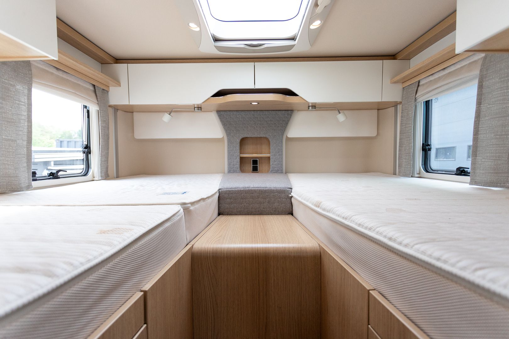 Hymer B-MasterLine I 780 414 CDI 177hv ** ALDE, ERILLISVUOTEET, HUBBET-YLÄVUODE, 2X ILMASTOINTI **, kuva 20