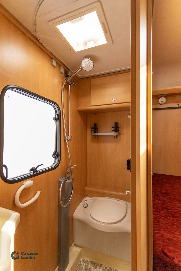 Dethleffs Globebus I 002 2.3 Mjet 130 hv ** TRUMA-SÄHKÖPATRUUNA, PARIVUODE, AURINKOPANEELI **, kuva 14