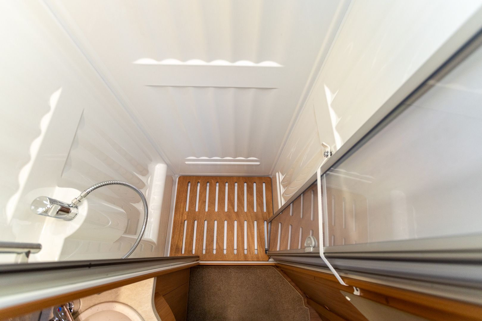 Hymer T 668CL 2.3 Mjet 150 hv ** TRUMA-SÄHKÖPATRUUNA, TODELLA HIENO, ERILLISVUOTEET **, kuva 23