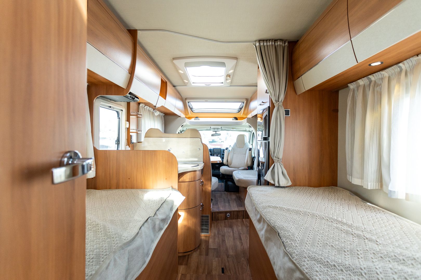 Hymer T 668CL 2.3 Mjet 150 hv ** TRUMA-SÄHKÖPATRUUNA, TODELLA HIENO, ERILLISVUOTEET **, kuva 25