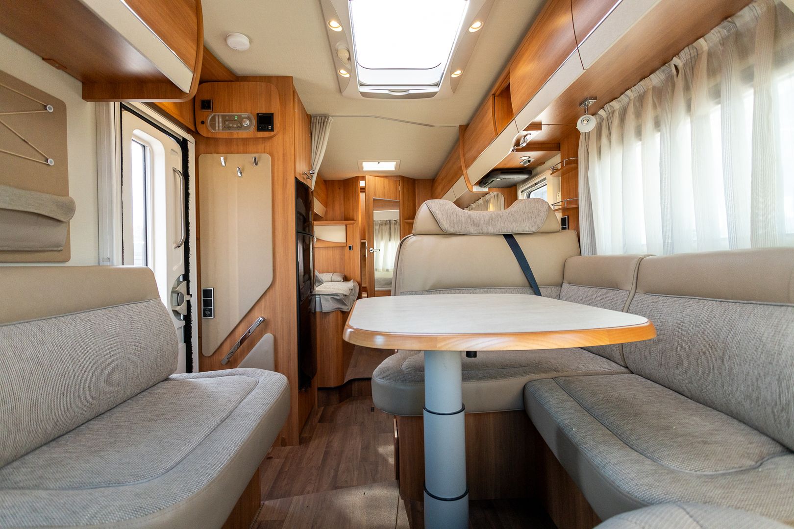 Hymer T 668CL 2.3 Mjet 150 hv ** TRUMA-SÄHKÖPATRUUNA, TODELLA HIENO, ERILLISVUOTEET **, kuva 9