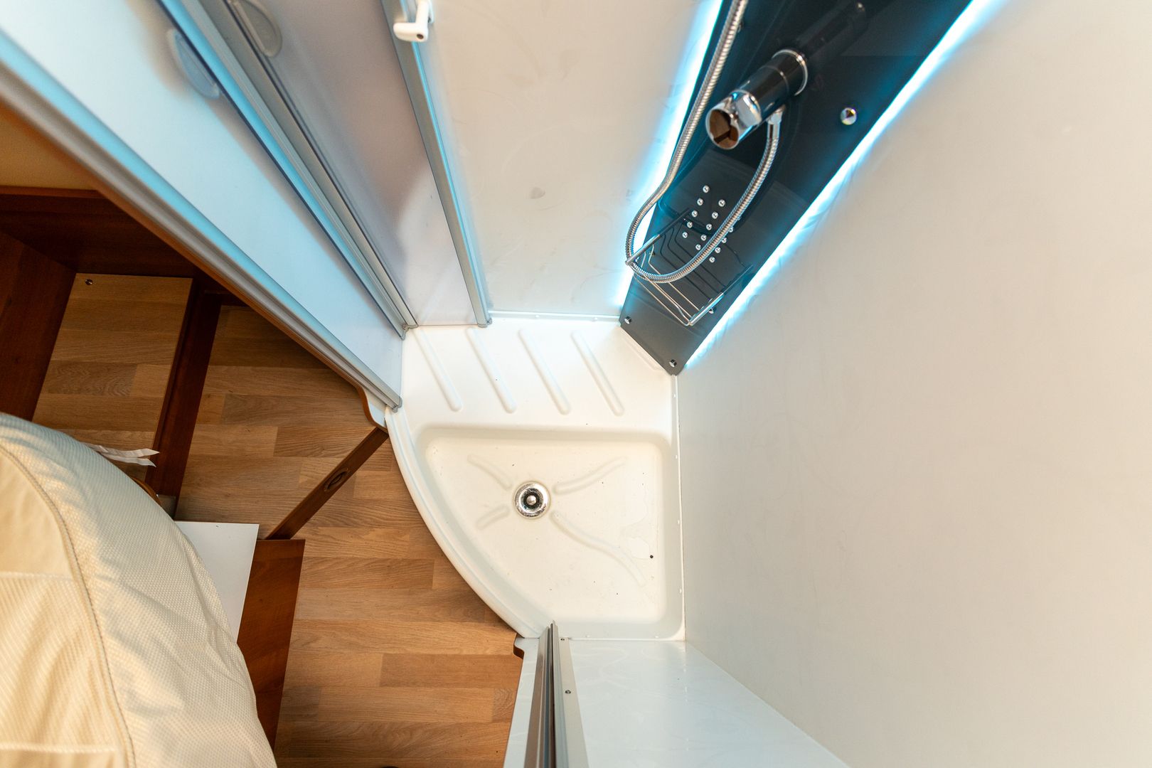 Rapido Distinction i80 2.3 Mjet 150hv ** AUTOMAATTI, 2XILMASTOINTI, SAAREKEVUODE **, kuva 21
