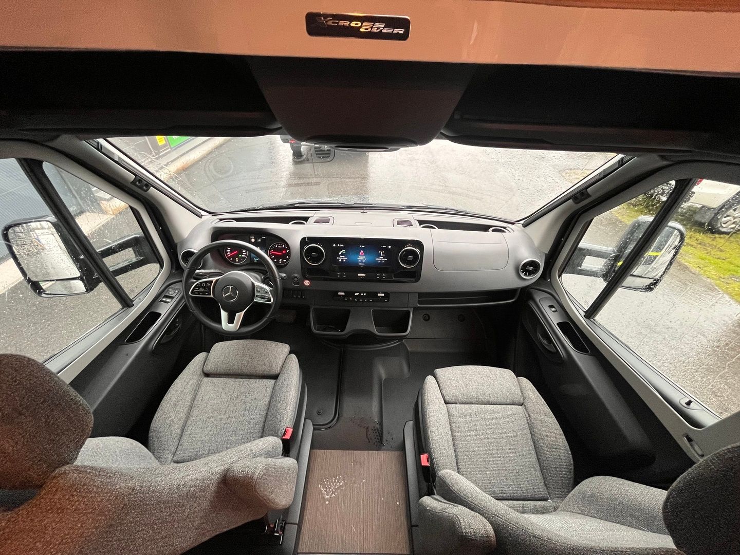 Hymer ML-T 570 Cross Over 419 CDI 190 hv **NELIVETO, HUIPPU VARUSTELTU, ERIKOISMALLI**, kuva 7