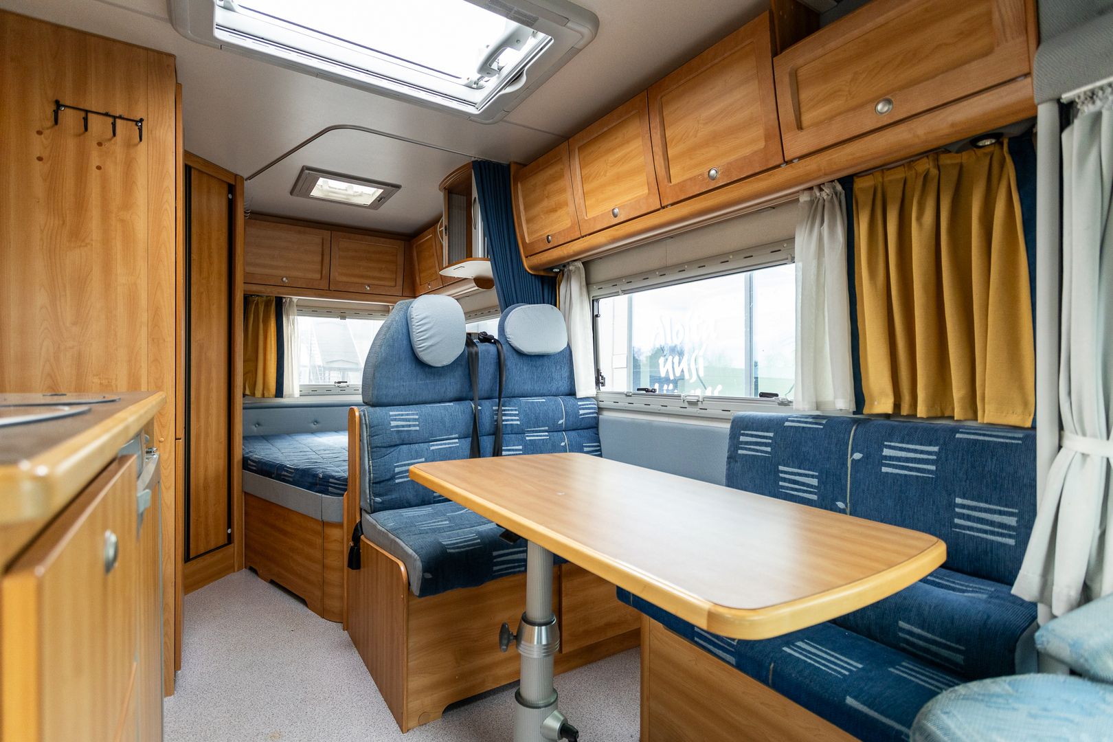 Knaus Sun Traveller Ti 605 L 2.8 JTD 115hv ** ALDE (KAASU/SÄHKÖ) PITKITTÄINEN PARIVUODE, AJ VAIN 97TKM **, kuva 10